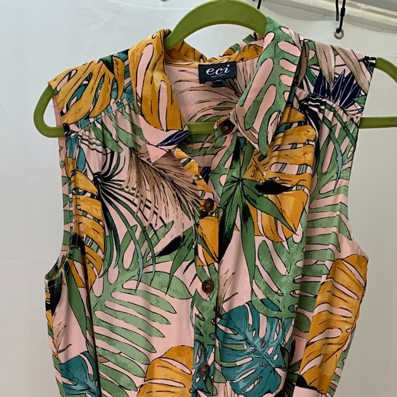 SUCH A PRETTY DRESS - Sleeveless Leaf Print - Picture 3 of 10